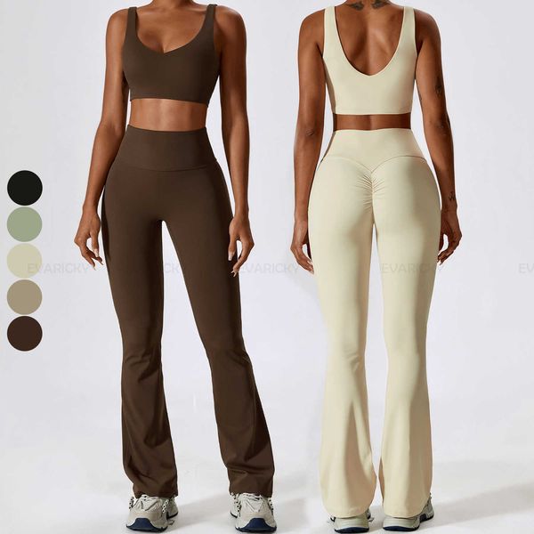 2-piece yoga set with V-shaped backless design, customizable women's activewear featuring flare-leg gym pants