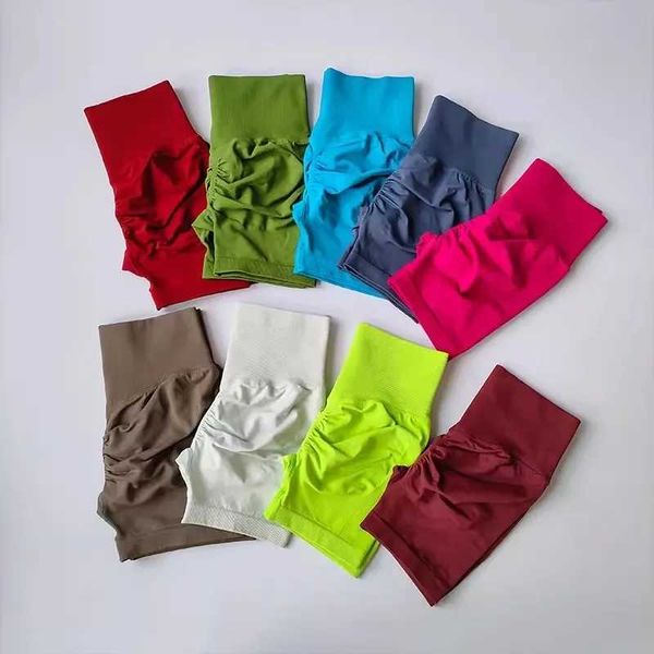 Breathable high-waisted yoga shorts for women, designed for fitness, running, cycling and workouts with a butt-lifting effect