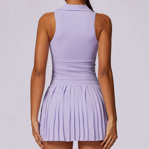 Breathable summer yoga and tennis outfit with casual T-shirt for running and sports, designed for comfort and durability