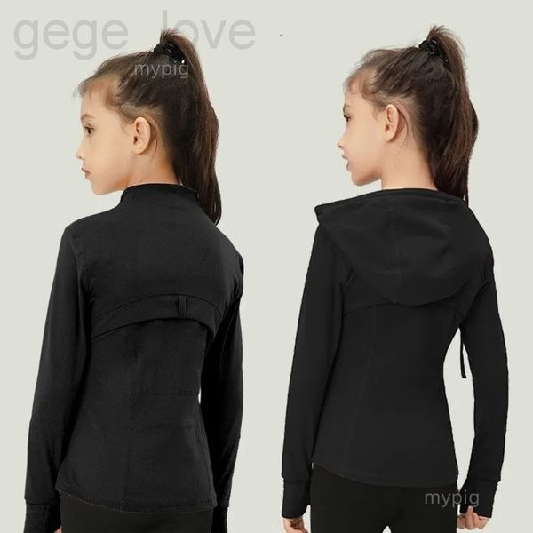 Breathable zippered fleece jacket for girls' yoga and outdoor sports, keeping them warm in summer