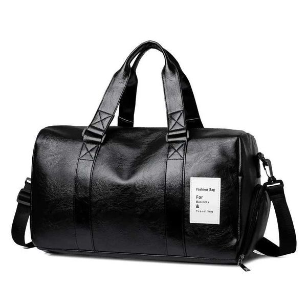 Gym sports bag for men, ideal for fitness, yoga, and travel, featuring a shoulder strap design