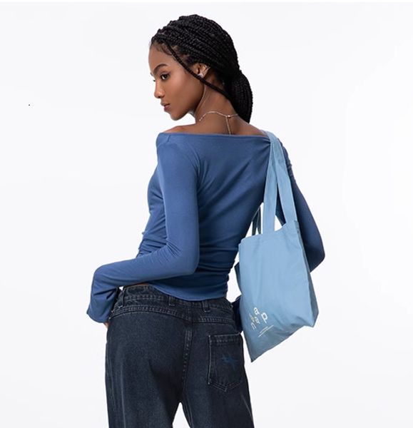 High-quality new winter yoga tops with long sleeves, perfect for outdoor sports, running, and fitness, featuring a versatile, wrinkle-resistant, and slimming design with a one-neck T-shirt style