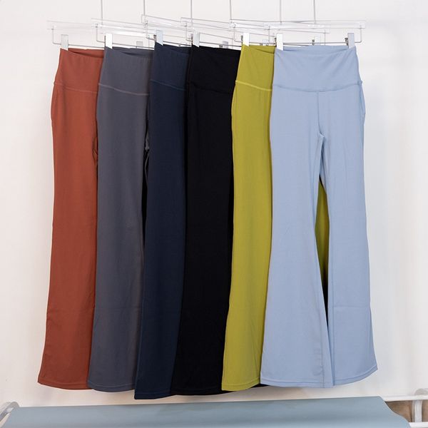 High-waisted flared yoga pants with stretch, slimming fit, wide legs, quick-dry fabric for gym and fitness