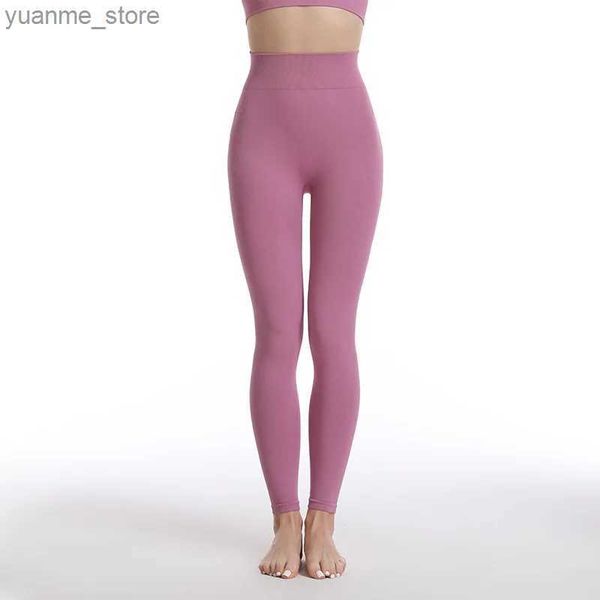 Hot-selling yoga outfits for women in stretchable leggings at reasonable prices from factory manufacturing
