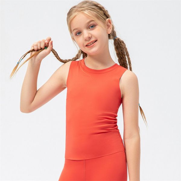Kids' short-sleeve yoga shirt with crew neck, breathable seamless fabric for quick drying, ideal for girls' summer sports and fitness activities