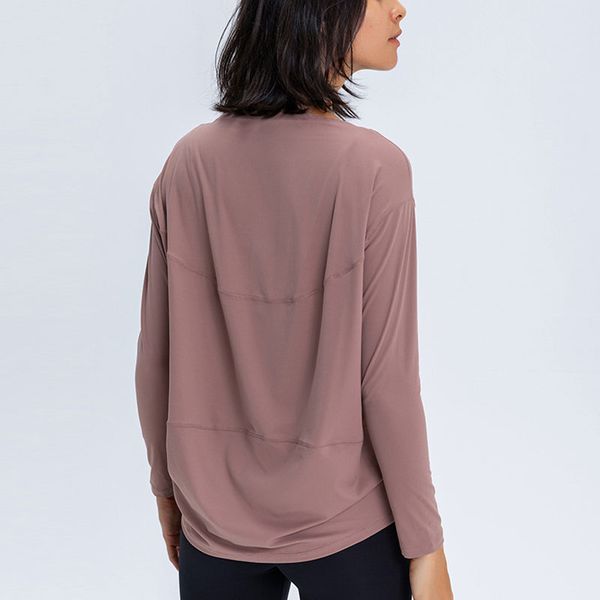 Long Sleeve Women's Yoga Tops for Fitness with Bum-Covering Length, Soft Relaxed Fit for Autumn and Winter