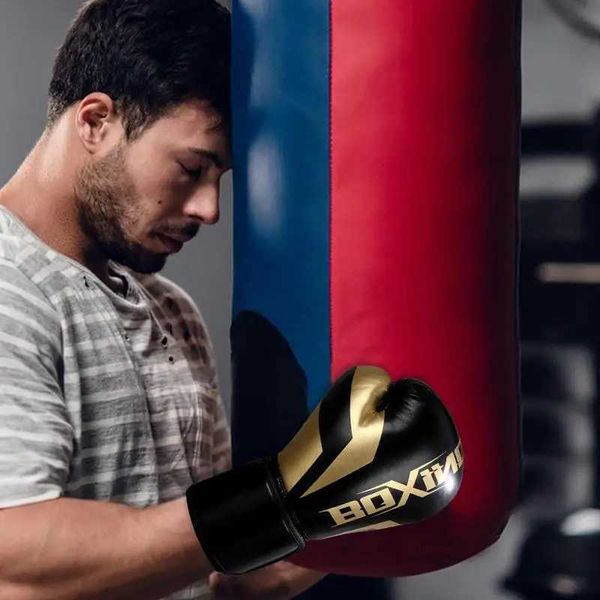 Men's and women's ventilated palm boxing gloves made of genuine leather with heavy-duty construction and adjustable shoulder straps, model W241010