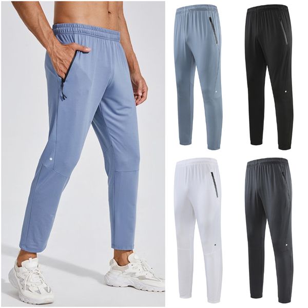 Men's breathable yoga pants for summer workouts and gym training