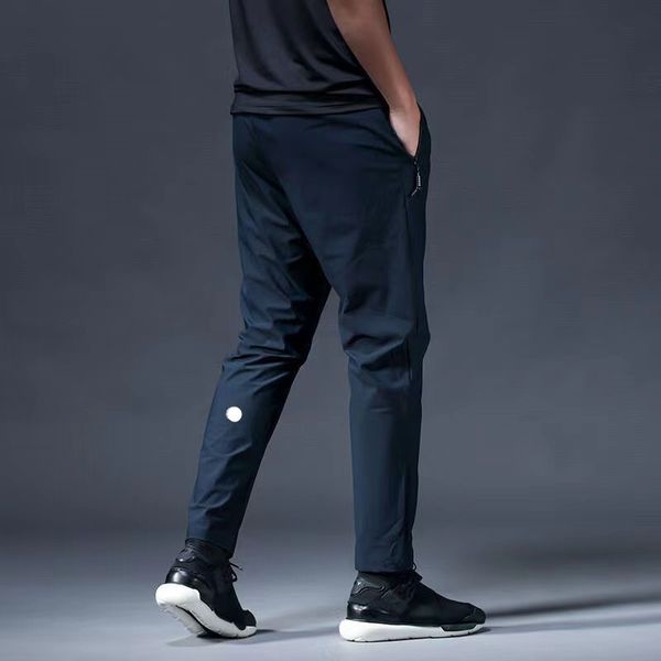 Men's Quick-Dry Gym Jogger Pants with Zipper Pockets for Workouts