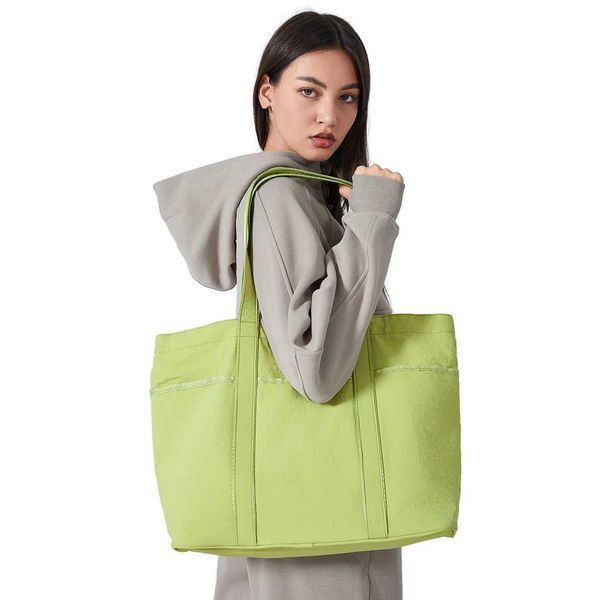 Mermaid Curve New Yoga Handbag Womens Large Capacity Waterproof Shoulder Bag Premium Leisure Bag W240906