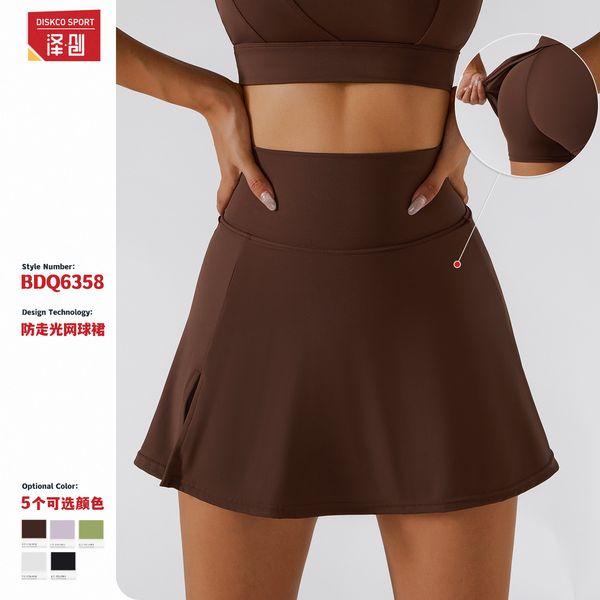 Slim yoga skirts with breathable mini culottes for running, fitness, and tennis, featuring anti-slip sports dress design