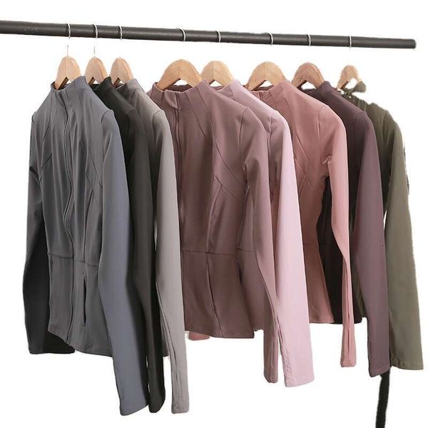 Slim-fit yoga training jacket with zipper and long sleeves for women's sports and workouts in lemon color