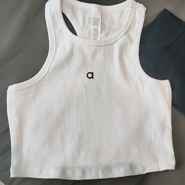 Women's cropped ribbed tank top for yoga, sports, and casual wear - sleeveless knitted vest ideal for fitness and running
