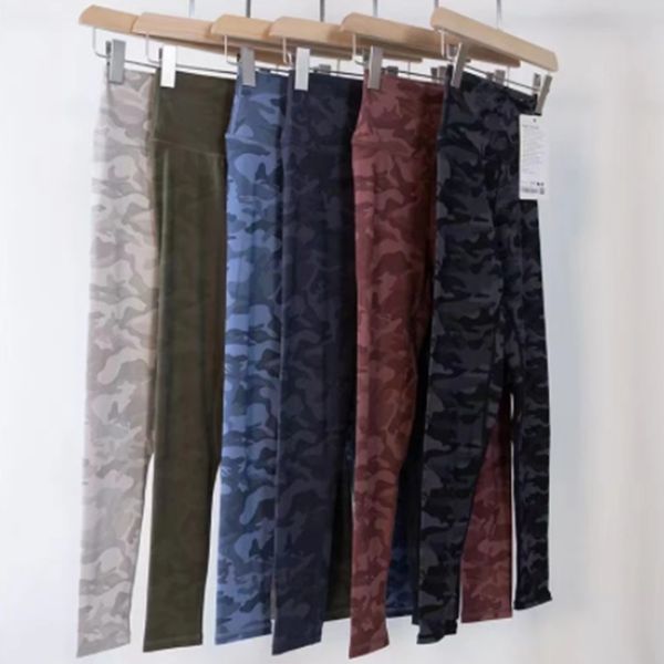 Women's high-rise camouflage yoga leggings for summer workouts, featuring a tight fit