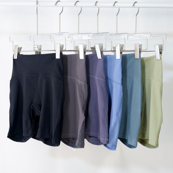 Women's high-waisted yoga shorts made of breathable, stretchy nylon for fitness and quick drying