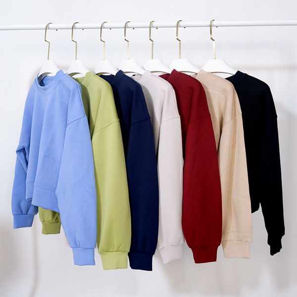 Women's oversized yoga sweater for autumn and winter fitness, featuring long sleeves and a casual loose fit ideal for running