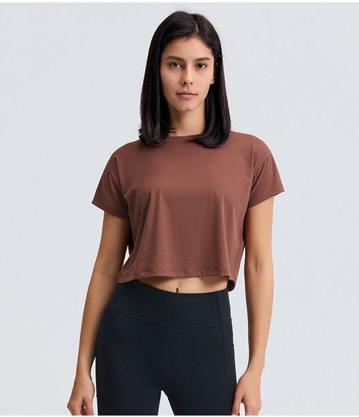 Women's short-sleeve yoga top with crew neck, breathable seamless design for quick drying during summer workouts