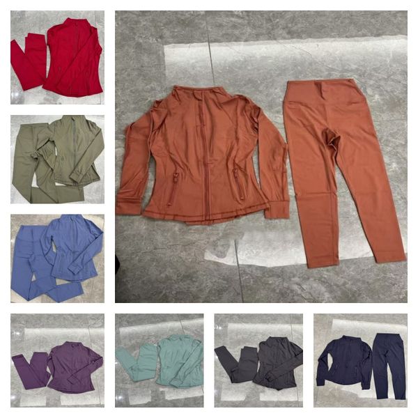 Women's sport yoga set featuring a jacket and leggings, perfect for gym workouts and outdoor activities, with a zippered cardigan, long sleeves, and slim fit for running and fitness