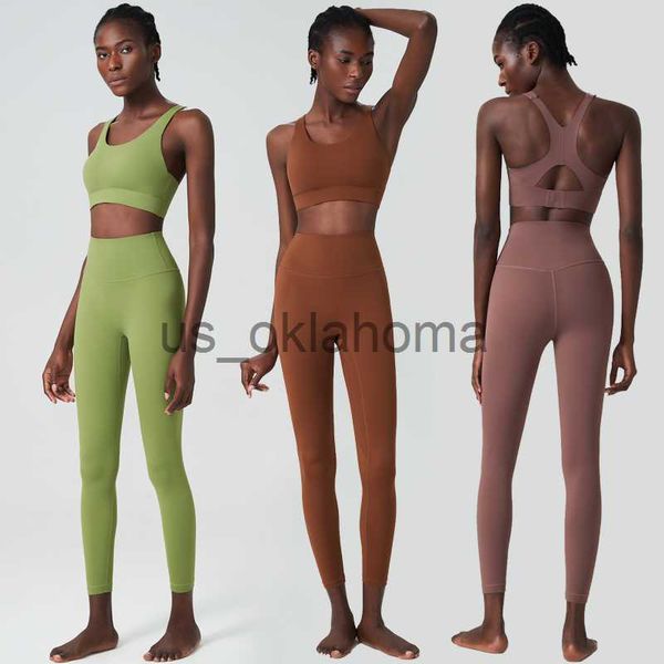Women's two-piece yoga set with solid color, ultra-stretchy lycra fabric for gym and running, offering buttery softness and breathability for workouts