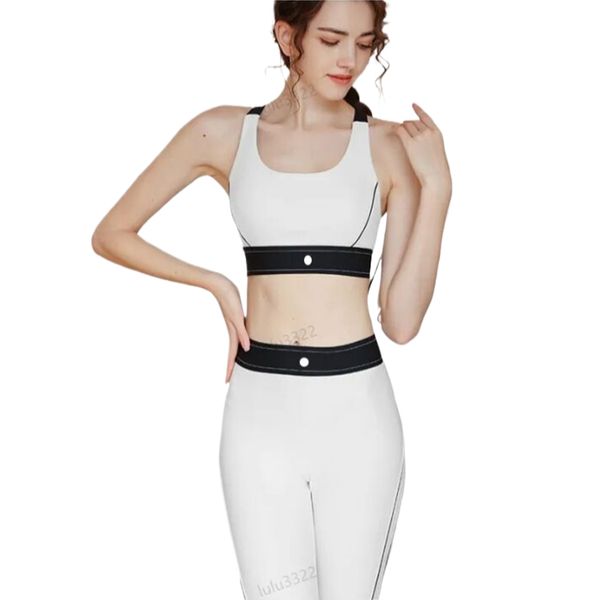 Workout set for yoga, sports bras, bralettes, women's cross-back activewear, gathered lingerie, running underwear, fitness leggings with quick-dry and weight support features