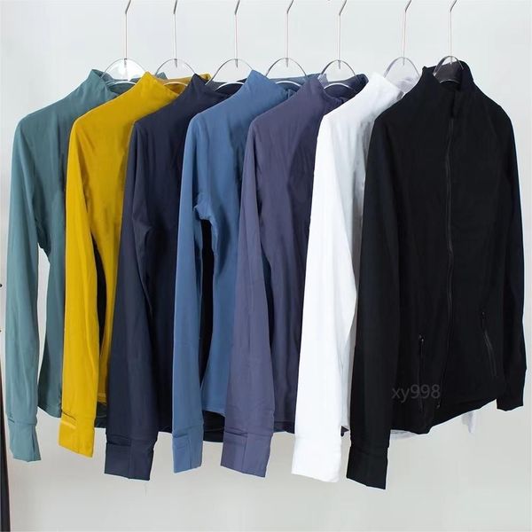 Yoga jacket for women - sporty gym coat with quick-dry fabric, ideal for workouts, running, and training