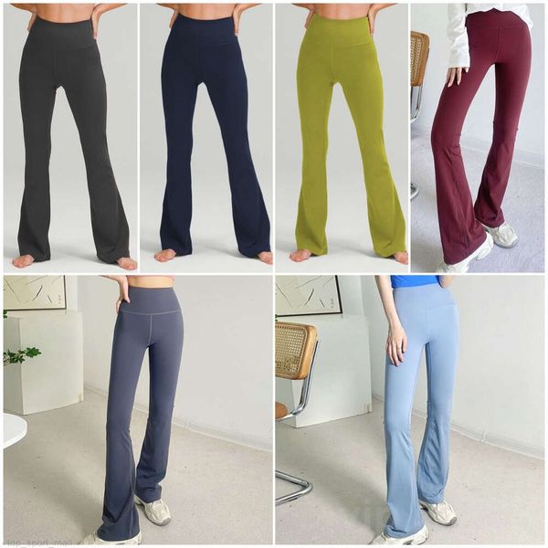 Yoga pants for women with a loose fit, flared legs, and a butt-lifting design, ideal for fitness and sports
