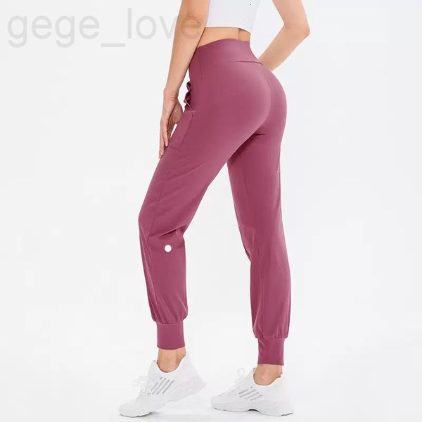 Yoga pants for women with high waist, soft elastic fabric, ideal for running and fitness, available in four colors, model L5224 2025