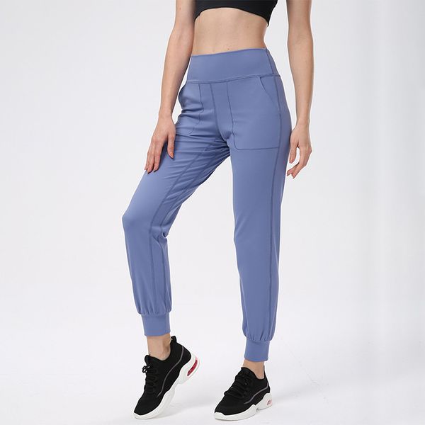 Yoga pants for women with high waist, soft fabric, pockets, ideal for jogging and training